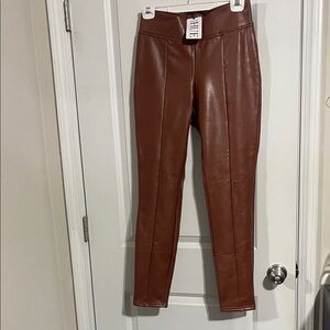 HUE Brown Faux Leather Leggings NWT Size M True to size